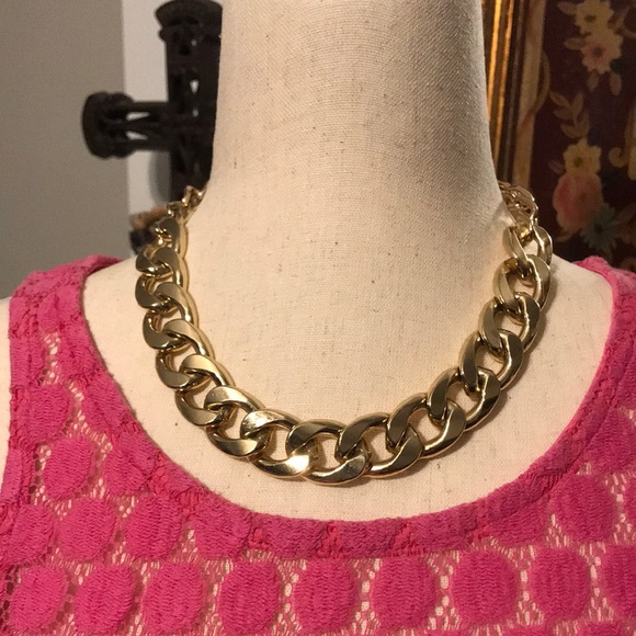 VGUC~ Goldtone Chunky Chain Necklace - Picture 3 of 5